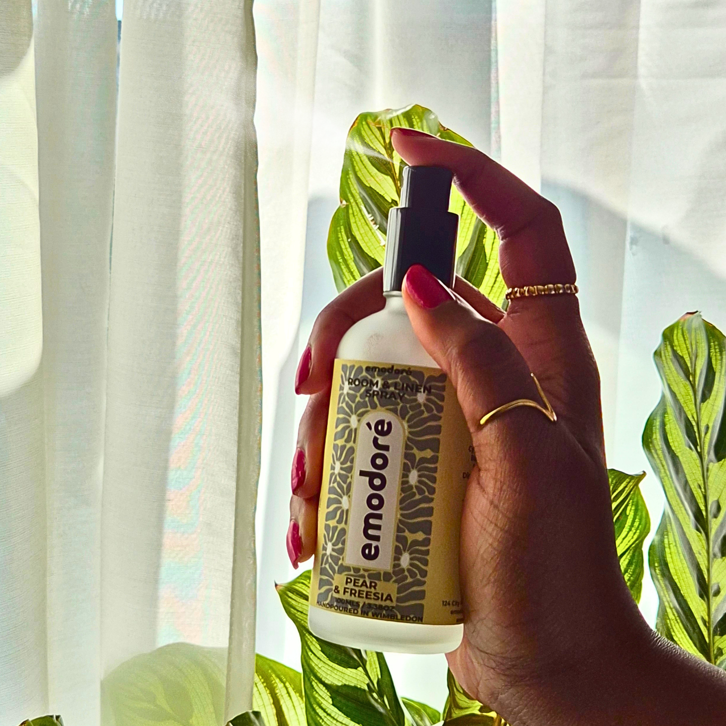 Pear & Freesia Room Spray | Fresh Floral Home Fragrance